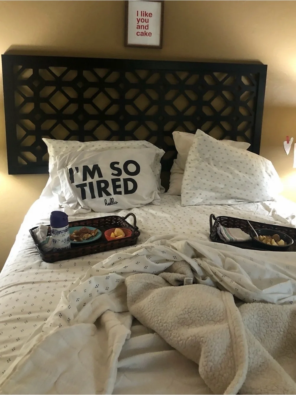 Good condition standard size pillowcase from Hello brand. Love the graphic text!